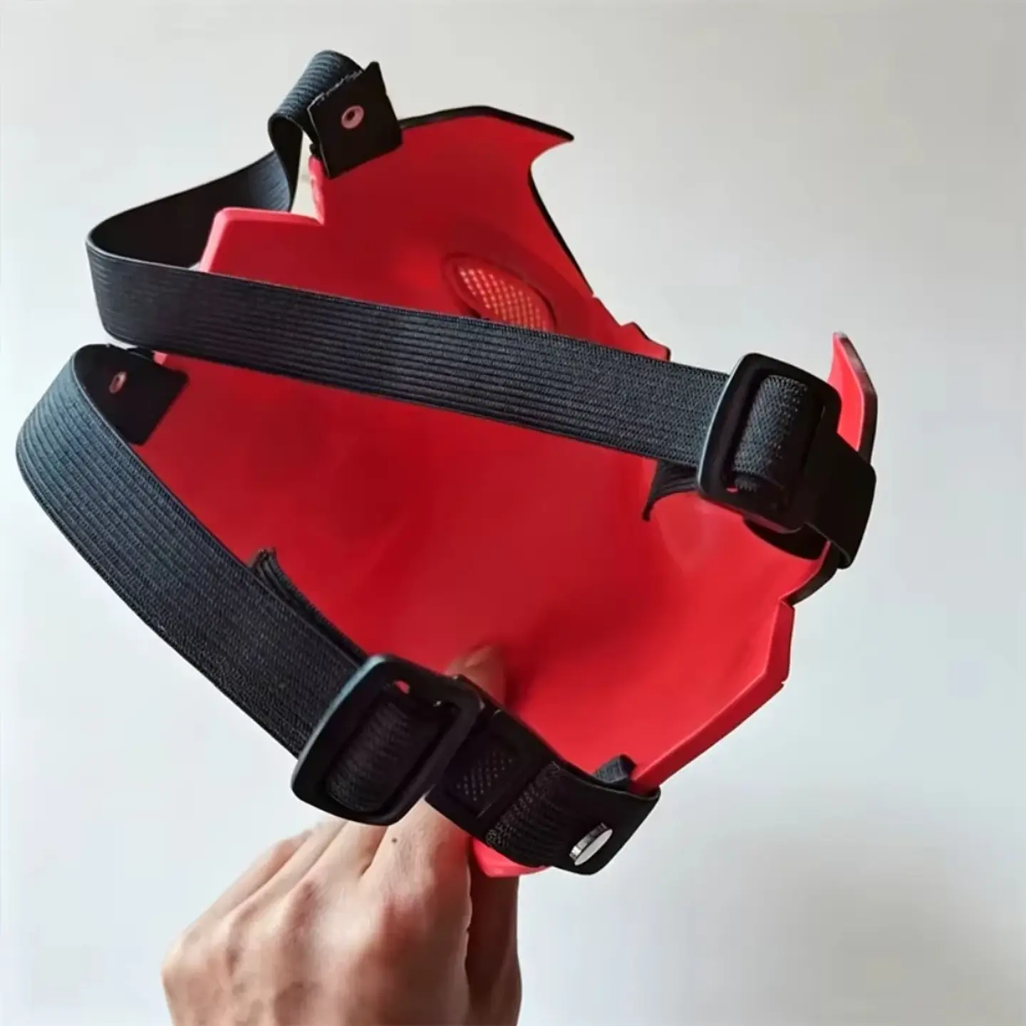 Máscara de Red Hood Jason Todd – Medio Rostro para Halloween y Cosplay 6