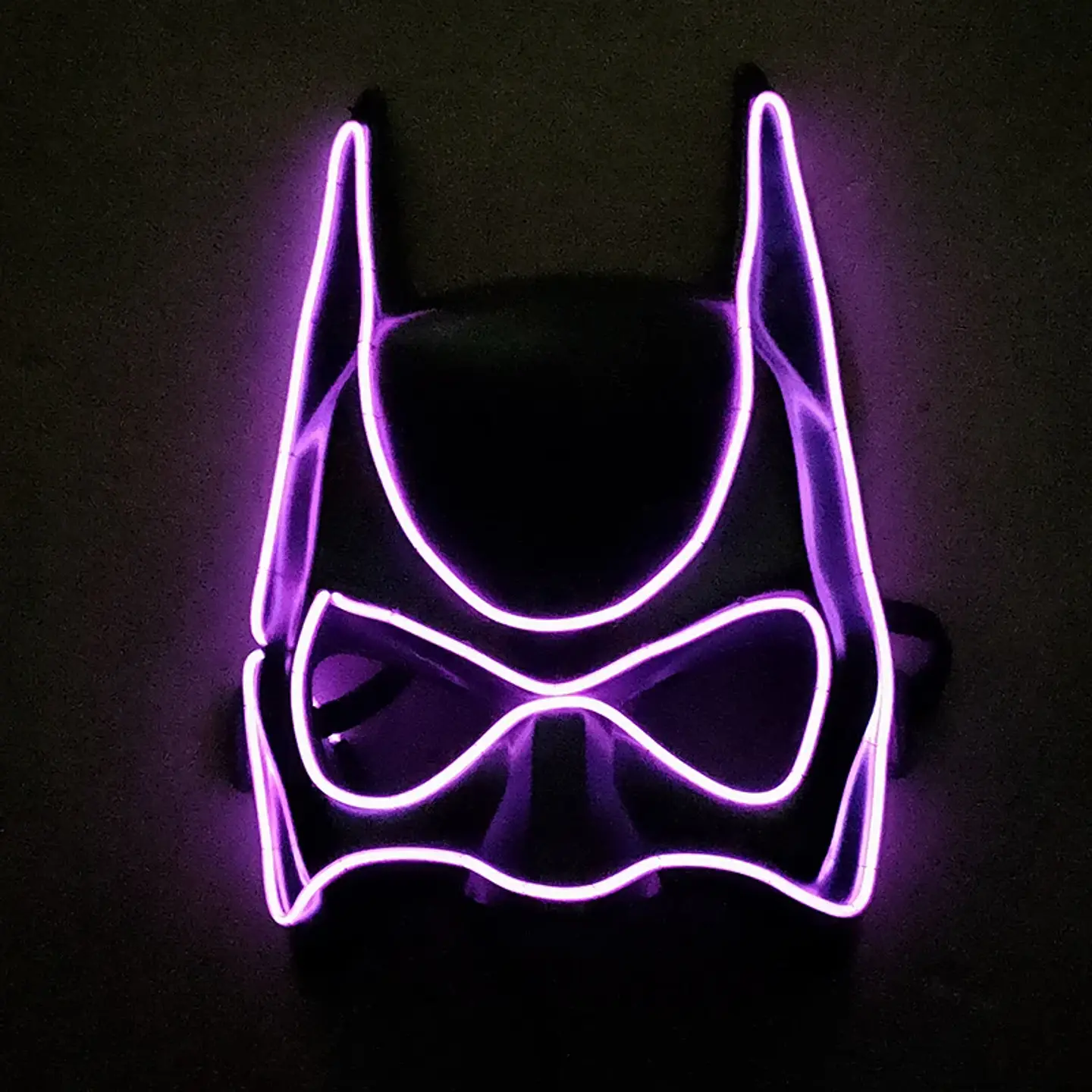 Máscara LED de Superhéroe con Efecto Neón para Halloween y Cosplay 4
