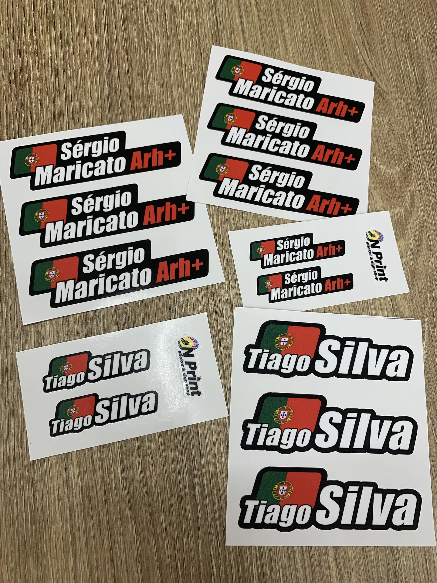 Autocolante Bandeira + Nome. 2