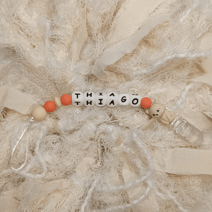 Portachupete personalizado broche plástico 4