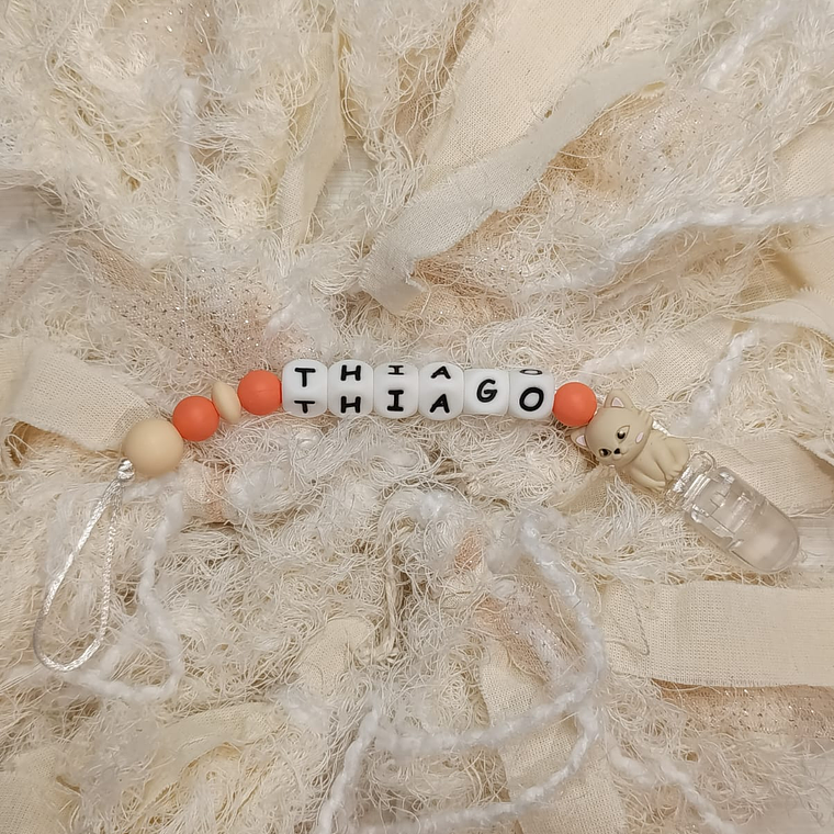 Portachupete personalizado broche plástico 4