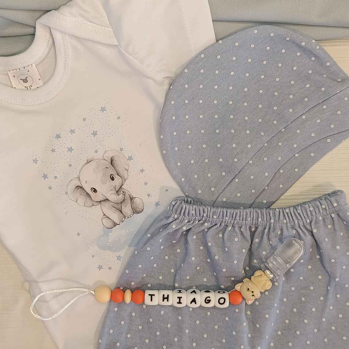 Cajita conjuntitos body m/cortas + portachupete 4