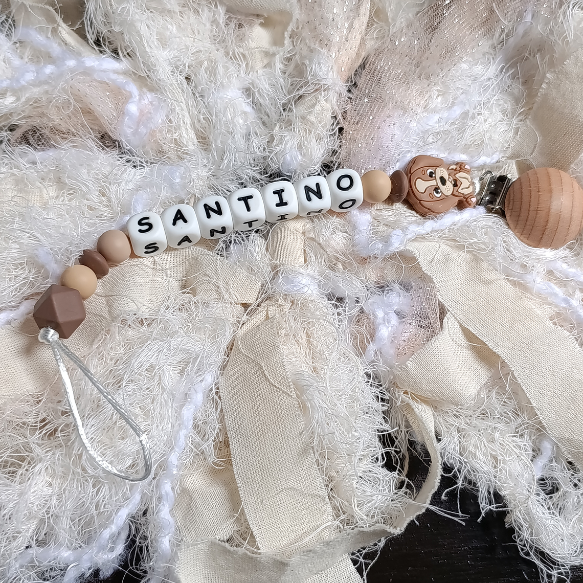 Portachupete personalizado broche madera circular 3