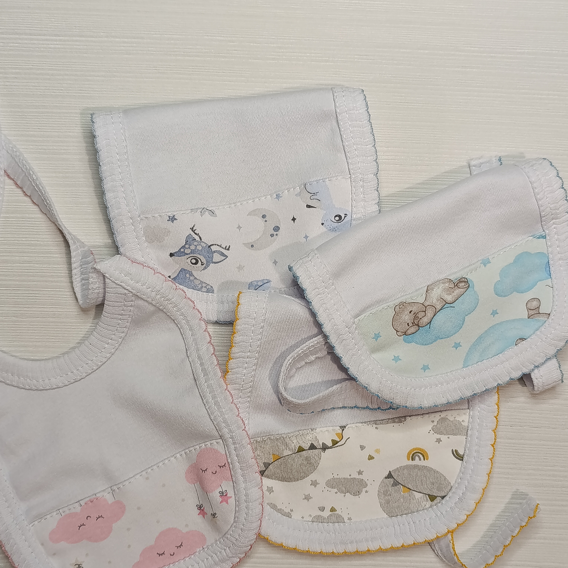 Combo portachupete+ manta algodón y babero 2