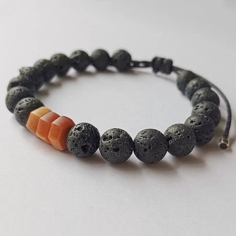 Pulsera de piedras volcánicas y cuentas de picoyo