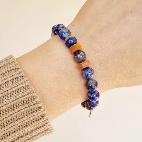 Pulsera lapislázuli y cuentas de picoyo