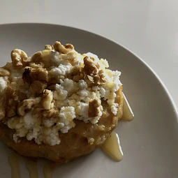 Hambúrguer de Peru com Requeijão, Mel e Nozes