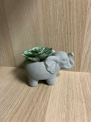 Vaso elefante com planta artificial 10cm