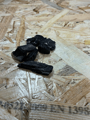 Unid.  Turmalina Negra
