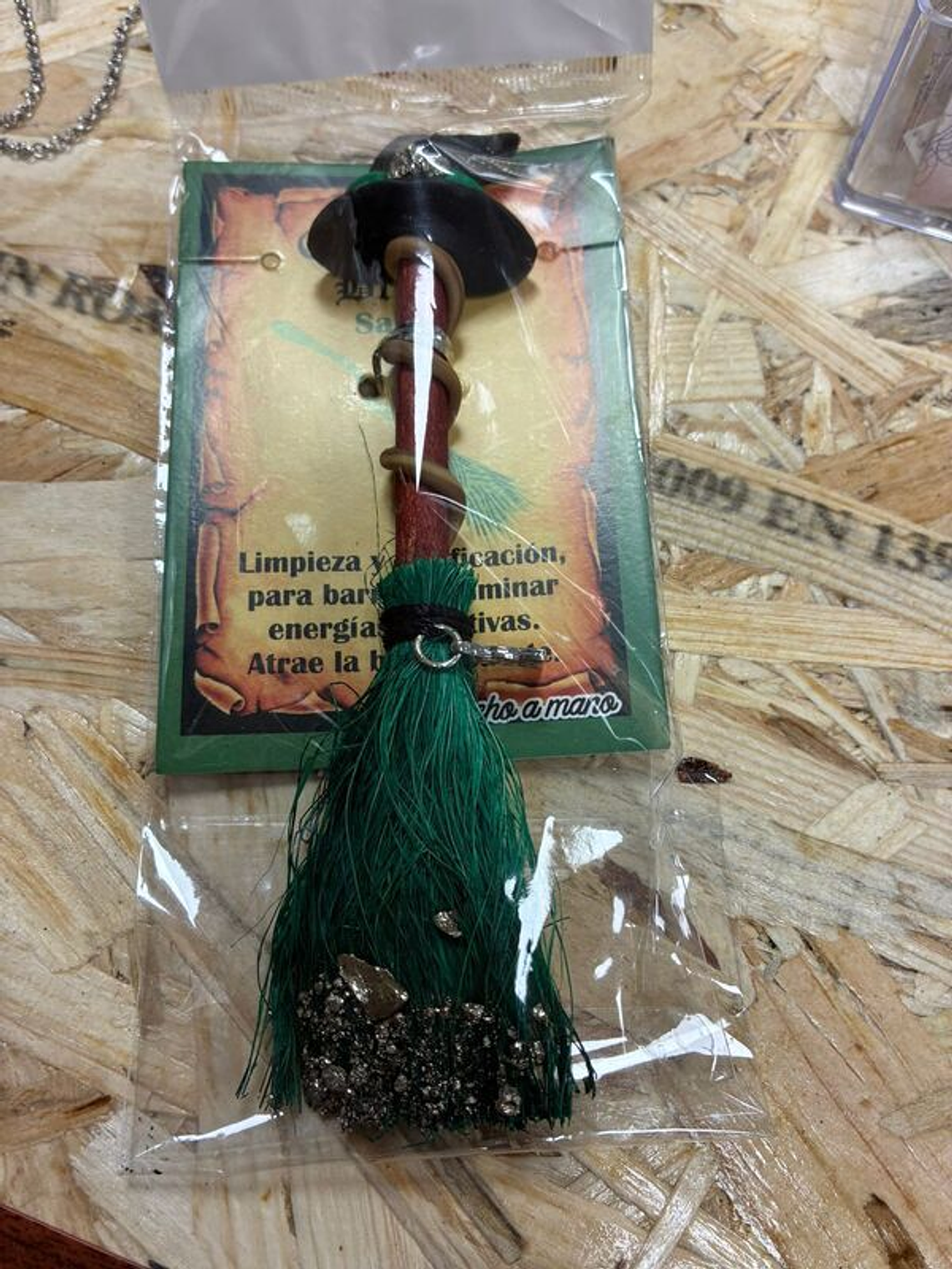 Vassoura da Bruxa C/ Nó da Bruxa e Pirite 1