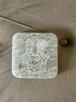 Base Selenita Mão Fátima Aprox.10cm