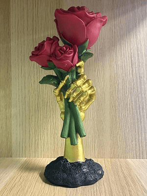 Mão Gótica  com Rosas 27,50 Cm