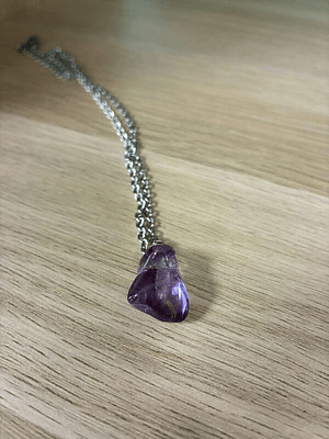 Fio de Aço com Pendente de Ametista