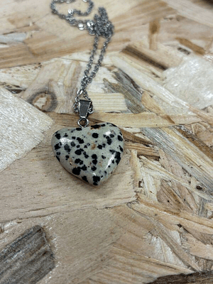 Fio de Aço com Pendente CoraÃ§Ã£o Jaspe Dalmata