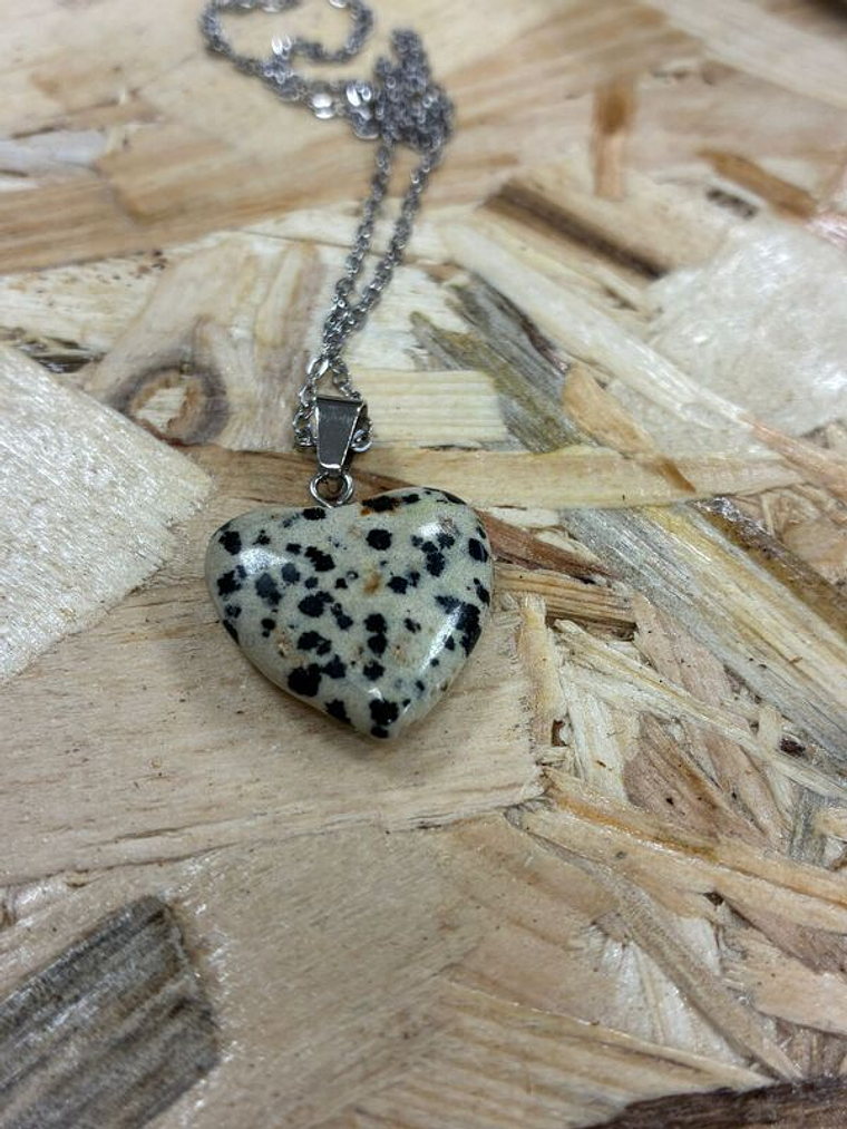 Fio de Aço com Pendente CoraÃ§Ã£o Jaspe Dalmata 1