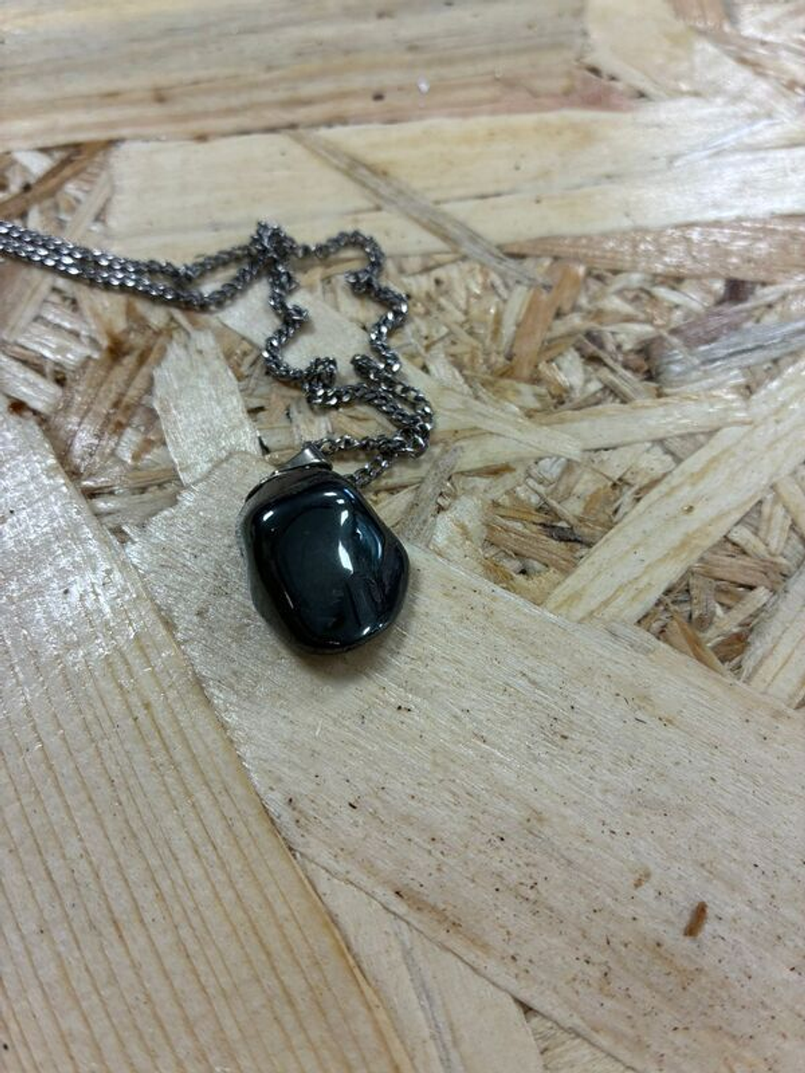 Fio de Aço com Pendente Hematite 1