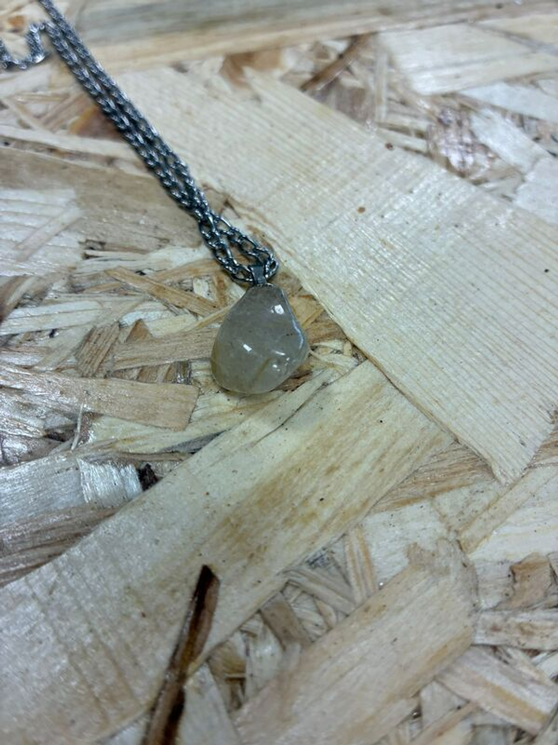 Fio de Aço com Pendente Quartzo Rutilado 1