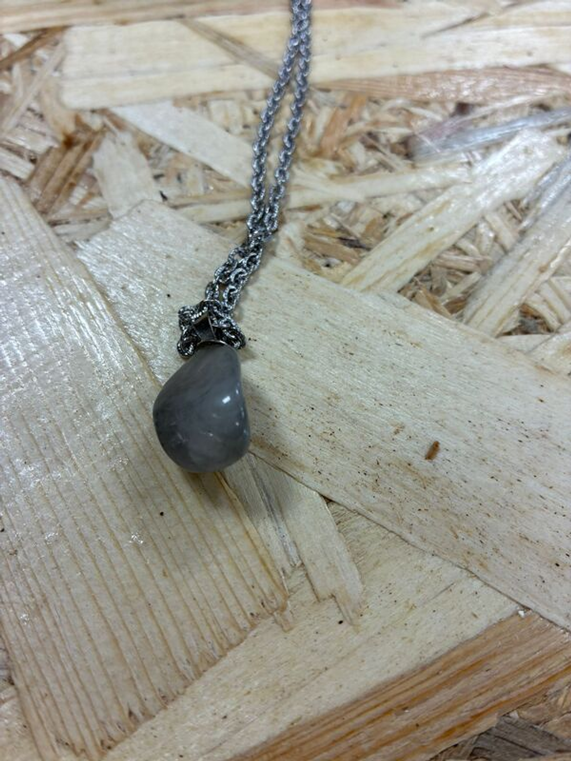 Fio de Aço com Pendente Olho de Gato 1