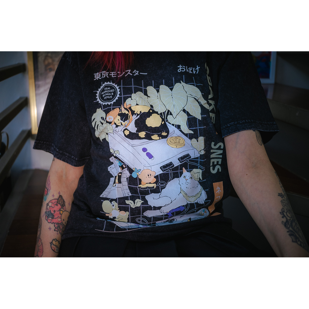 Polera Color Negro Acid Diseño SNES 