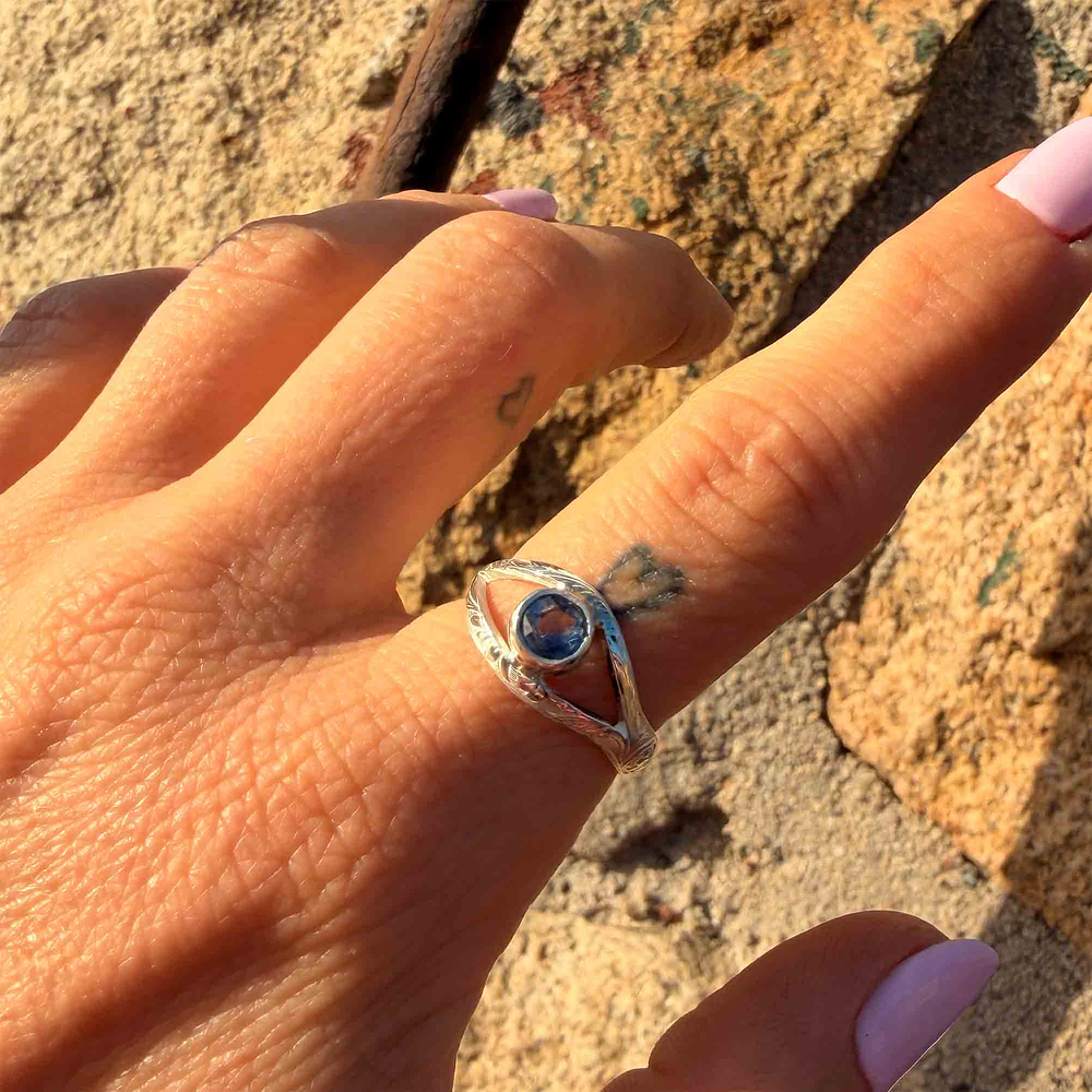 Mini Moksha Eyes Cianita Rings