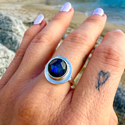 Saturn Love Ring