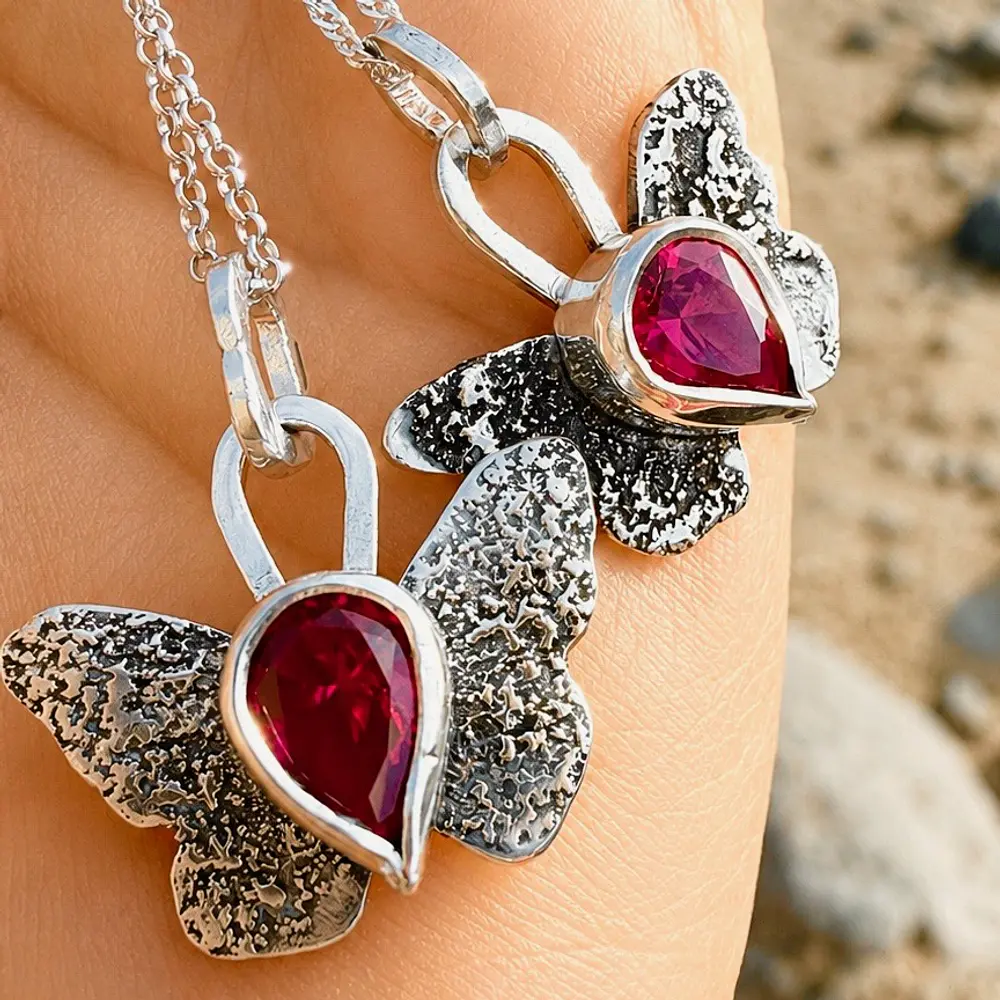 BUTTERFLY PINK NECKLACE