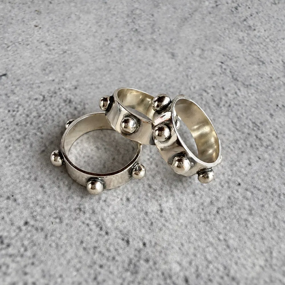 Magic Six Caviar Ring