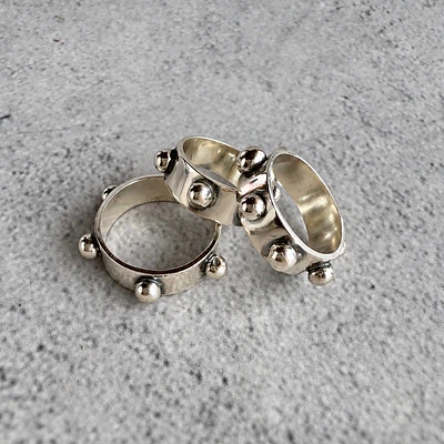 Magic Six Caviar Ring