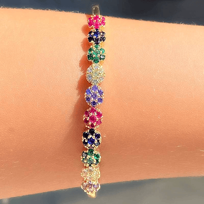 Bracelete com Detalhes em Flor Cravejado em Zircônias