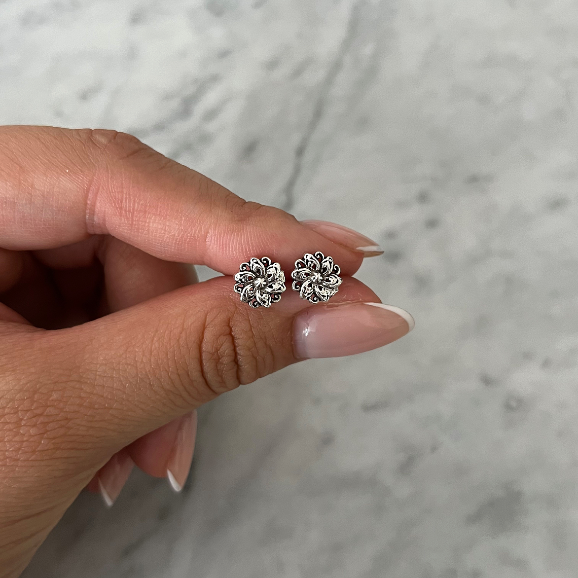 Arito Black Flower 1