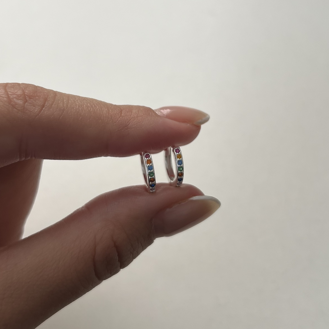 Huggie Multicolor 13mm 1