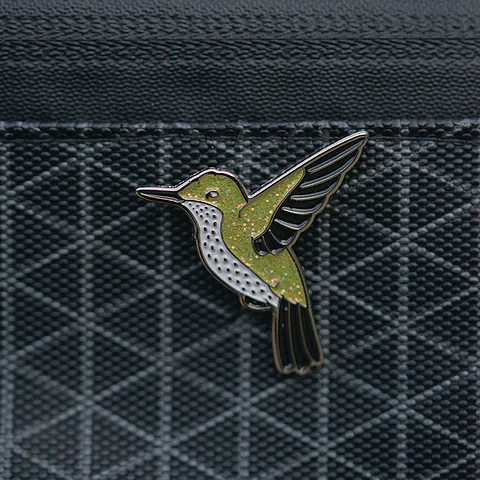 Pin Picaflor Chico (hembra)