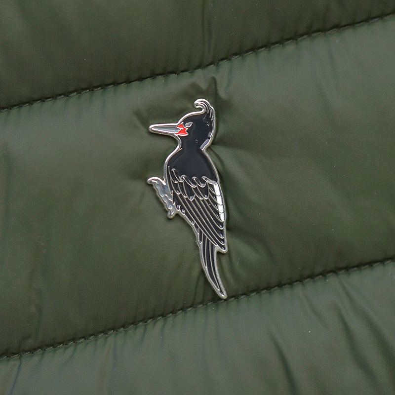 Pin Carpintero negro (hembra) 2