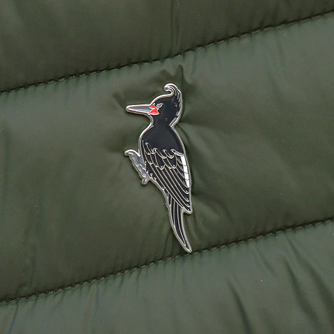 Pin Carpintero negro (hembra)