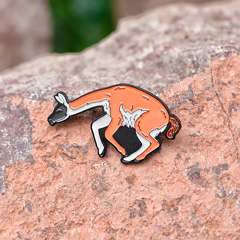 Pin Guanaco