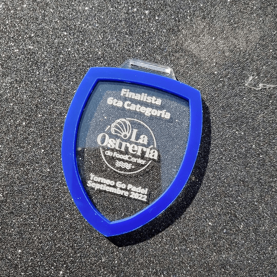 Medalla Forma Escudo de Acrílico 3