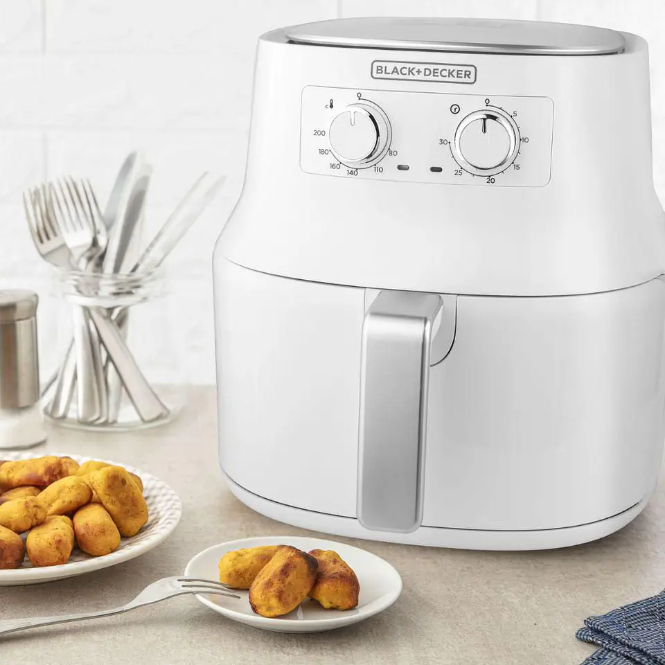 FREIDORA DE AIRE BLACK & DECKER 4,5 Freidora de aire Blanco HF4004W 5