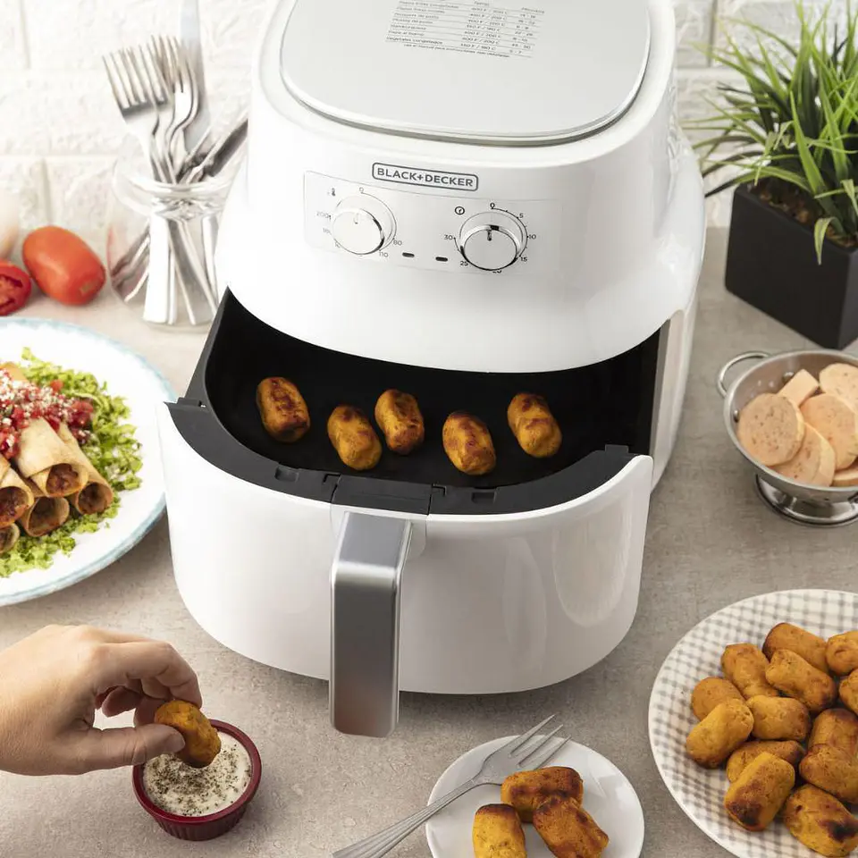 FREIDORA DE AIRE BLACK & DECKER 4,5 Freidora de aire Blanco HF4004W 6