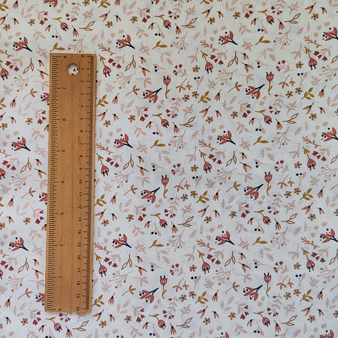 Tecido Flores Castanho