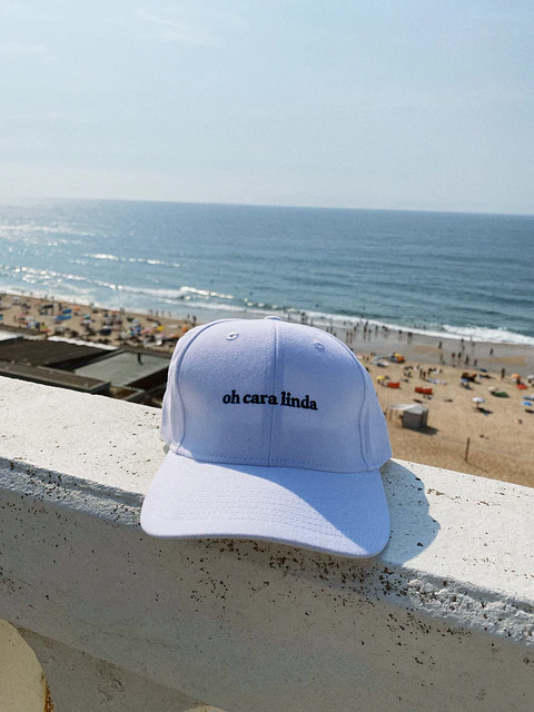 Boné Liso Branco