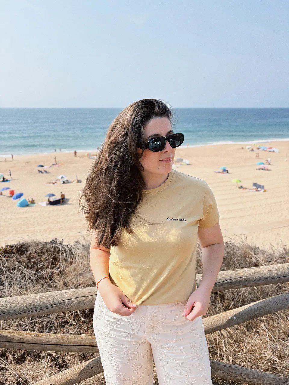 T-shirt Bordada Areia 1