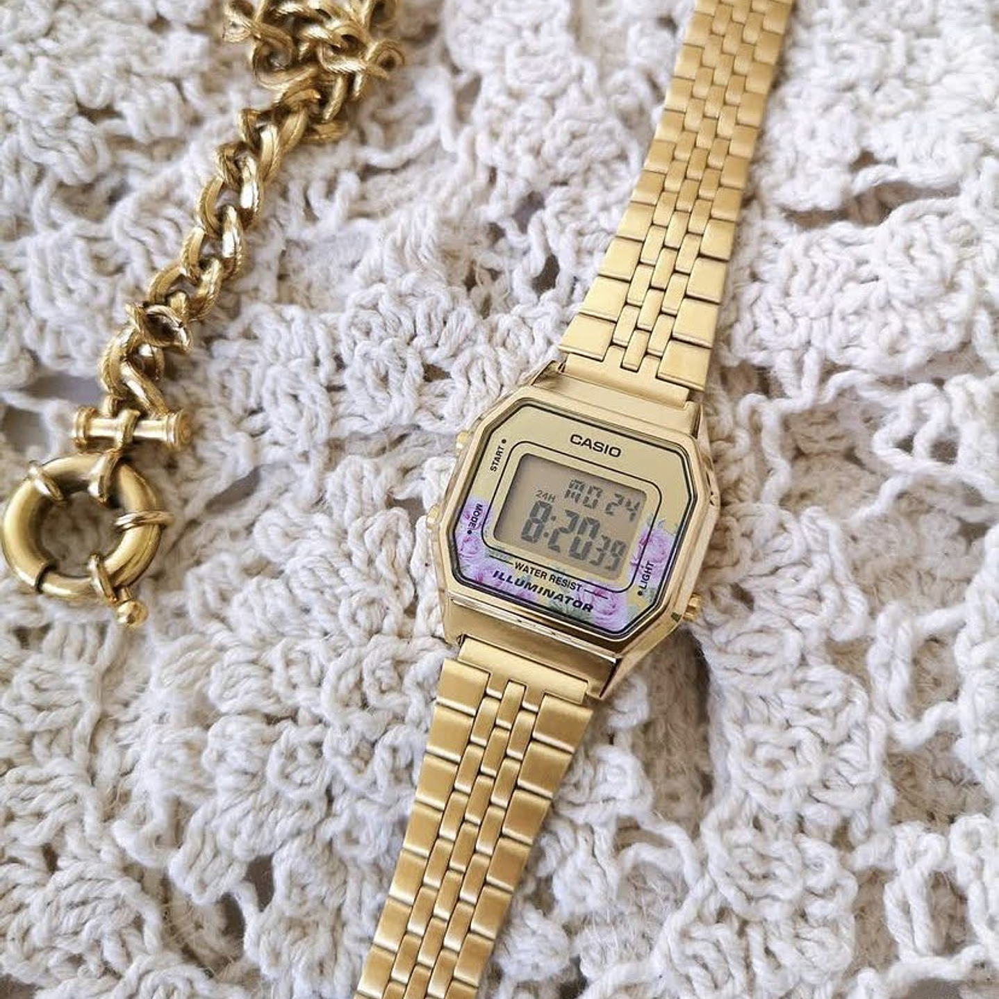 Reloj Casio Vintage Mujer Acero Dorado Rosas LA-680WGA-4C 6