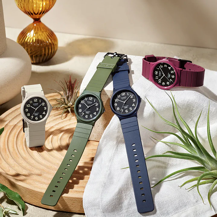 Reloj Casio Clásico Unisex Resina Azul Mate MQ-24UC-2B 2