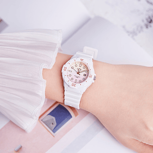 Reloj Casio Mujer Resina Blanco LRW-200H-4E2