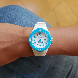 Reloj Casio Mujer Resina Blanco Celeste LRW-200H-2B