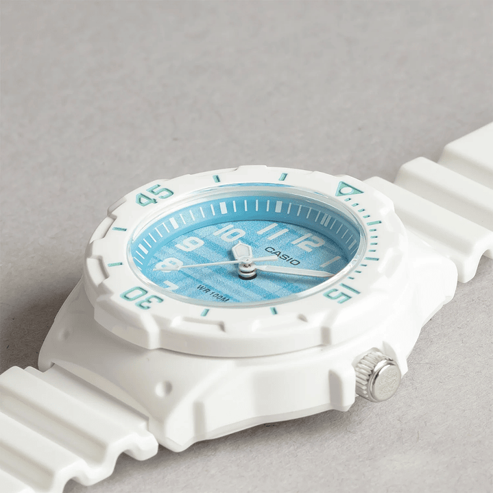 Reloj Casio Mujer Resina Blanco Celeste LRW-200H-2C 4