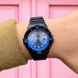 Reloj Casio Mujer Resina Negro Azul LRW-200H-2E