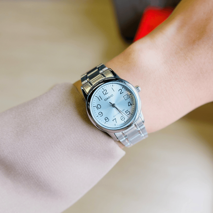 Reloj Casio Mini Mujer con Fecha Plateado LTP-V002D-2B 2