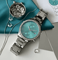 Reloj Q&Q Mujer Plateado Azul Tiffany con brillos C70A-001PY - Miniatura 3