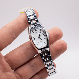 Reloj Q&Q Mini Mujer Análogo Plateado Q06A-001PY